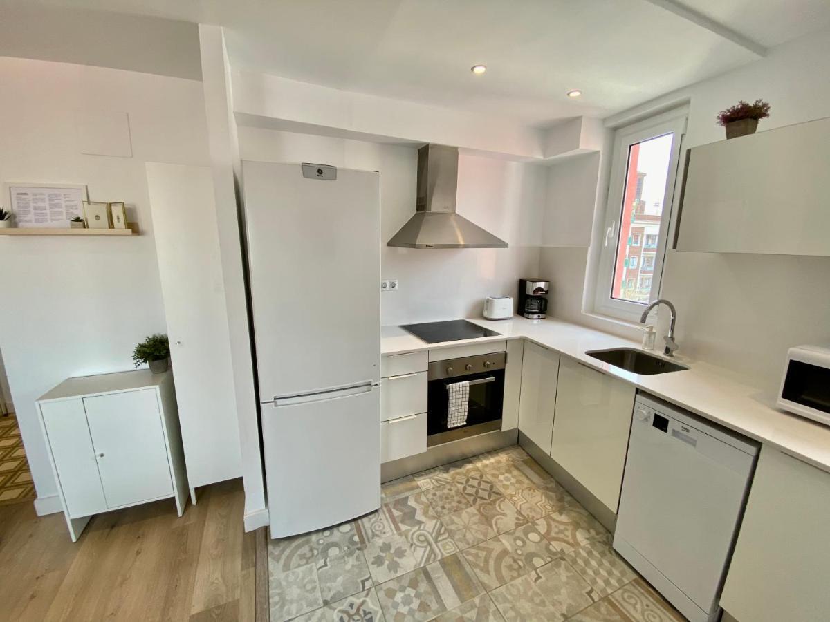 Suite Apartment Anselm Barcelona Курналя-да-Любрагат Екстер'єр фото